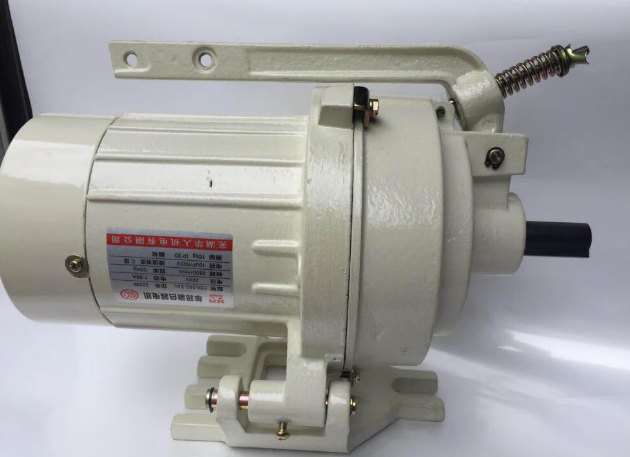 Industrial sewing machine clutch motor