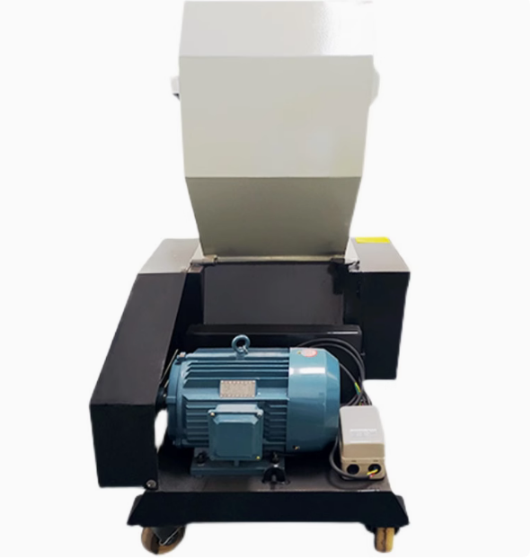 Industrial crusher with strong and slow speed