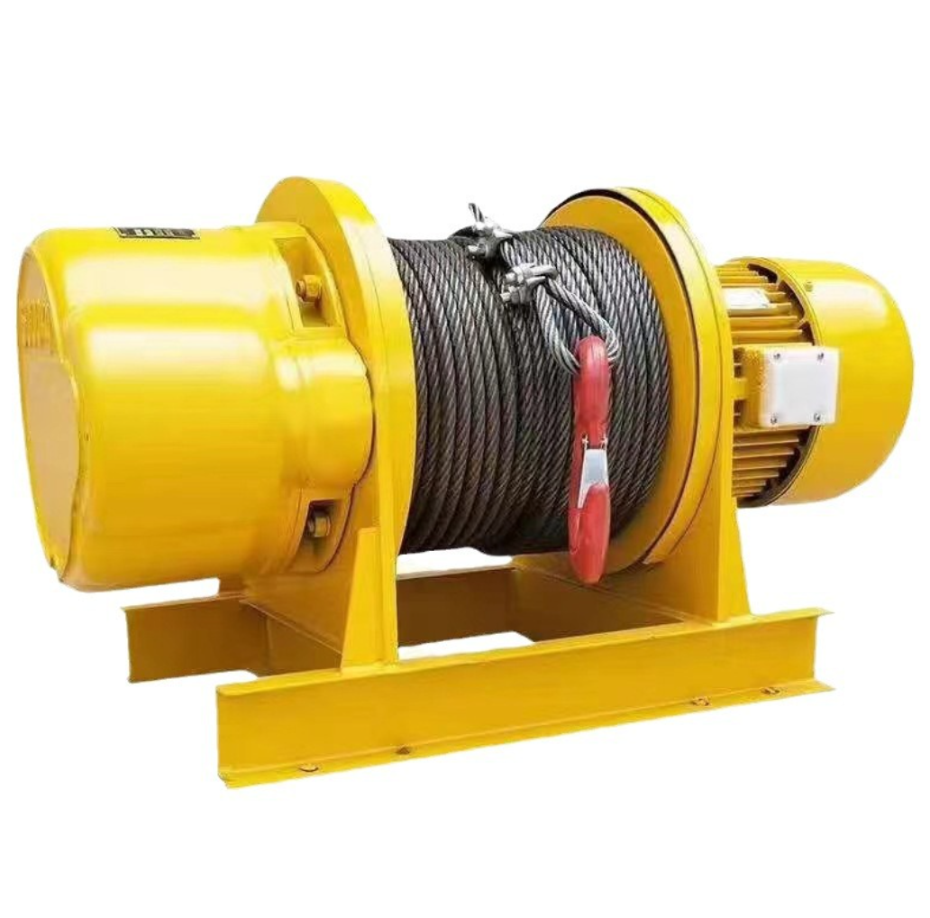 One-piece construction traction hoist fast lifter