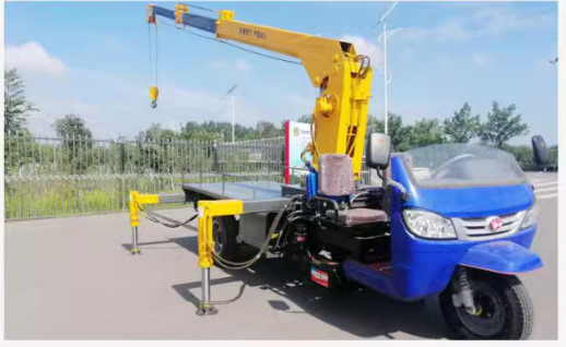 Agricultural three wheeled truck mounted crane, self provided three wheeled crane, telescopic arm, t
