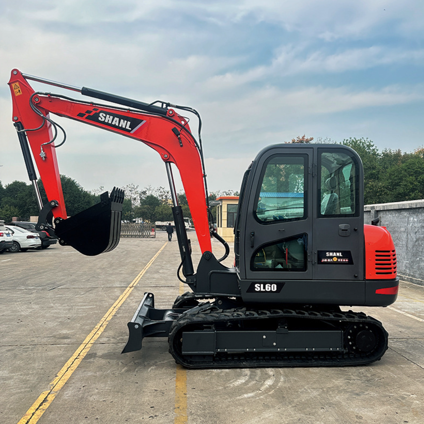 Medium sized excavator 60 excavator in stock