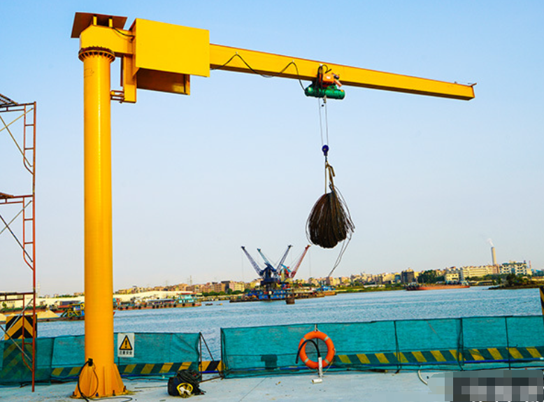 Cantilever crane column type electric rotary