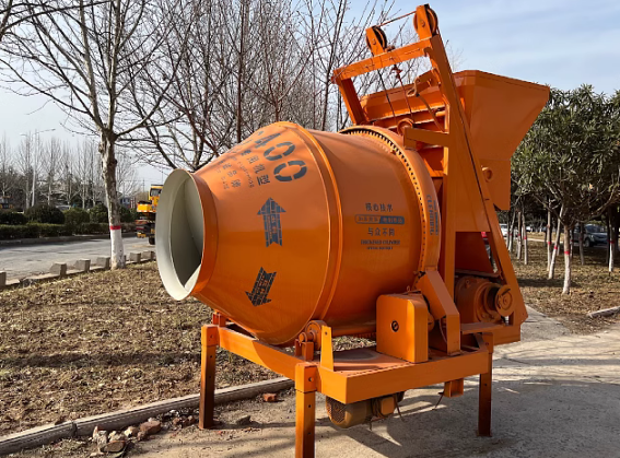 Fully automatic concrete mixer for construction sites