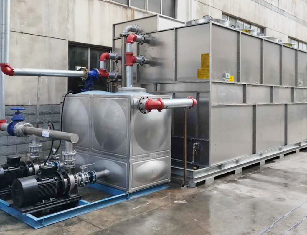 Closed cooling tower for medium frequency smelting