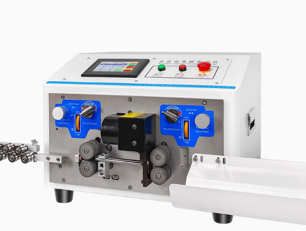 Fully automatic computer wire stripping machine and wire stripping machine